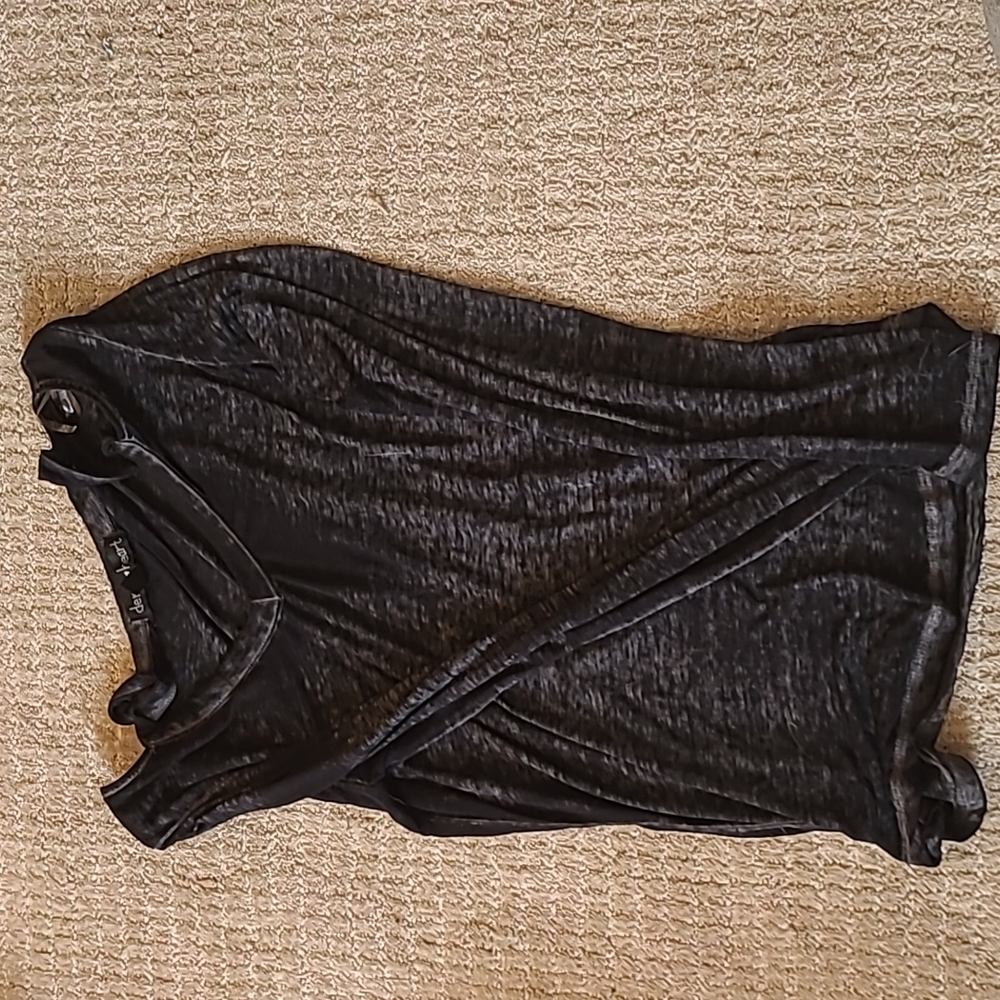 Cut out shoulder long sleeve